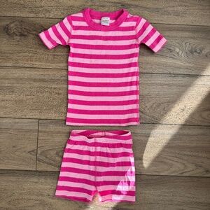 Hanna Andersson pjs size 100 (4)